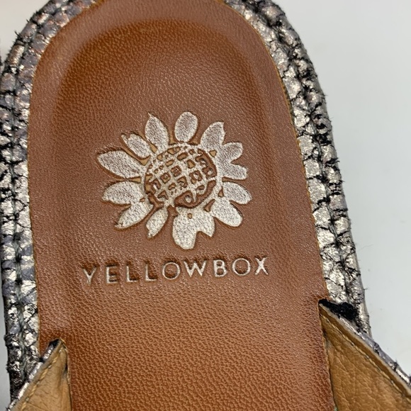 Yellow Box silver Rhinestone Embellished Flio Flop Sz 7. FFT0551B - Picture 3 of 9